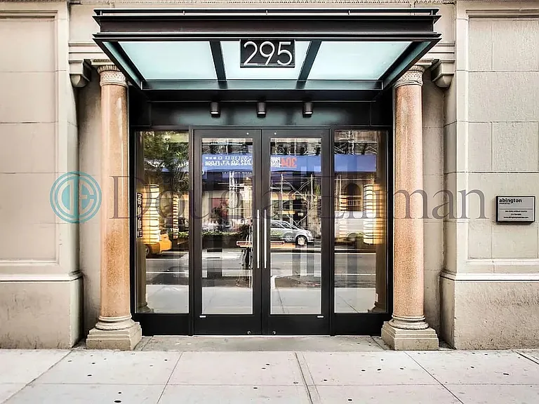 295 Park Ave S #7H — Photo 16