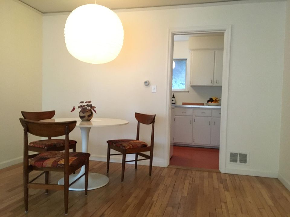 Dinning room to Kitchen