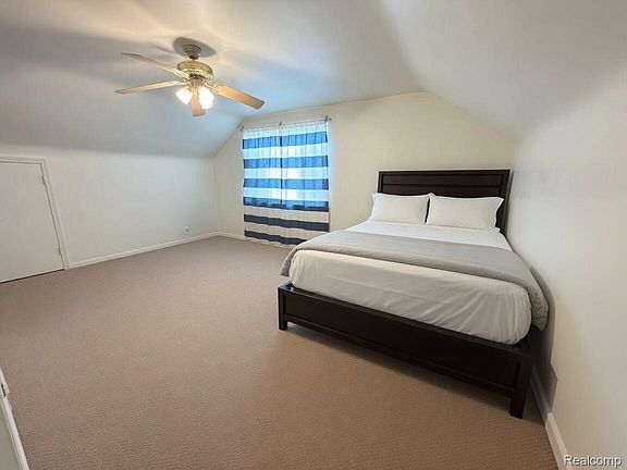 4th image of 20486 Marx St