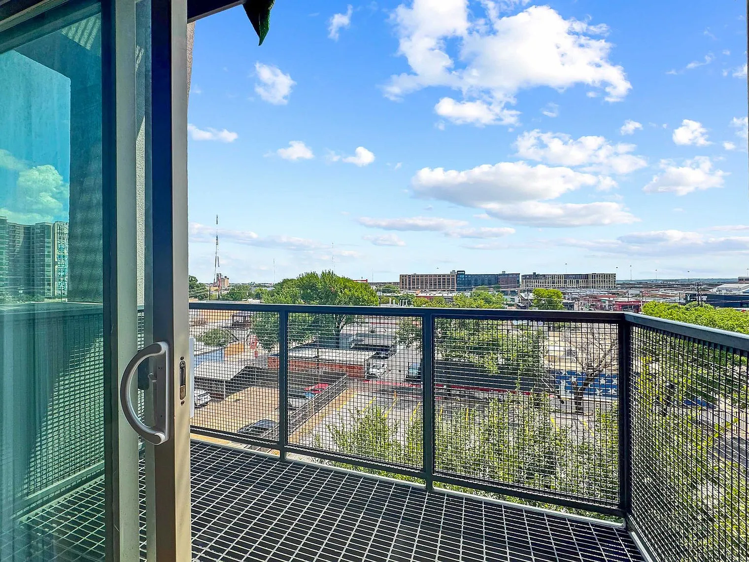 2 bed, 2.0 bath, $4,779 — Photo 4