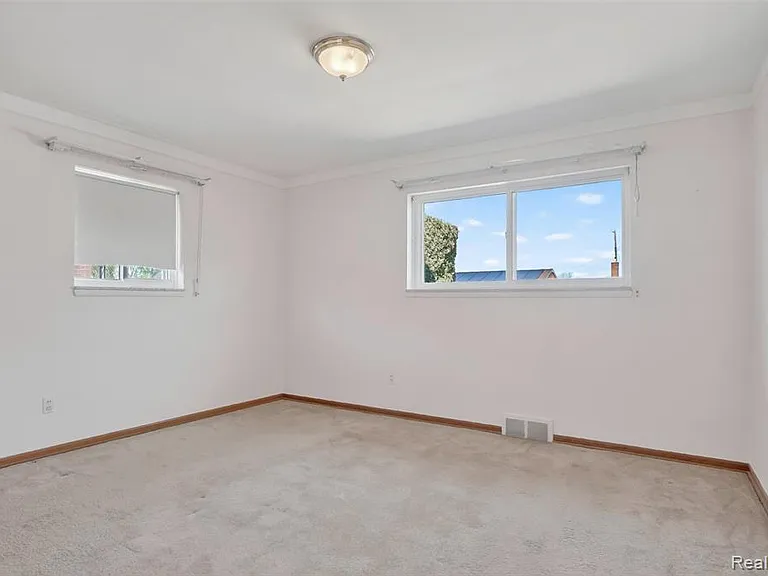 11480 Hanford Dr — Photo 11