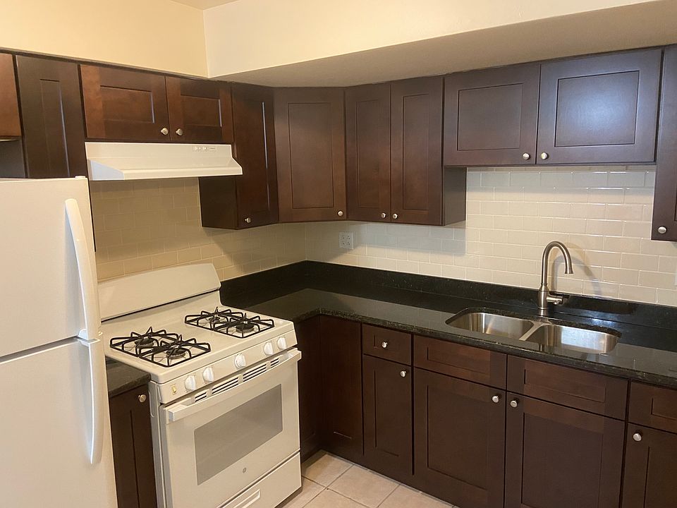 1st image of 7824 W 79th Pl
