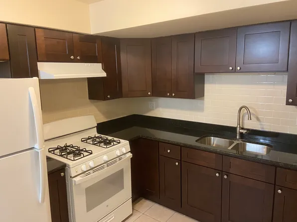 7824 W 79th Pl, Bridgeview, IL 60455