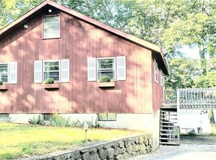 3 Evergreen Rd, Glocester, RI 02814