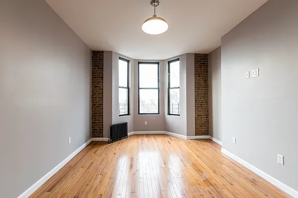 Rented by Garfield Realty  | media 16