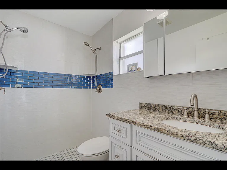 609 Oak Ter — Photo 21