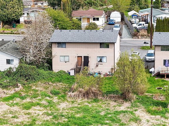 3rd image of 2410 Callow Road