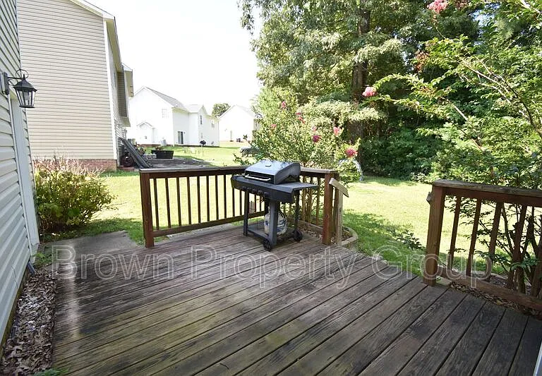 165 Pender Rd — Photo 23