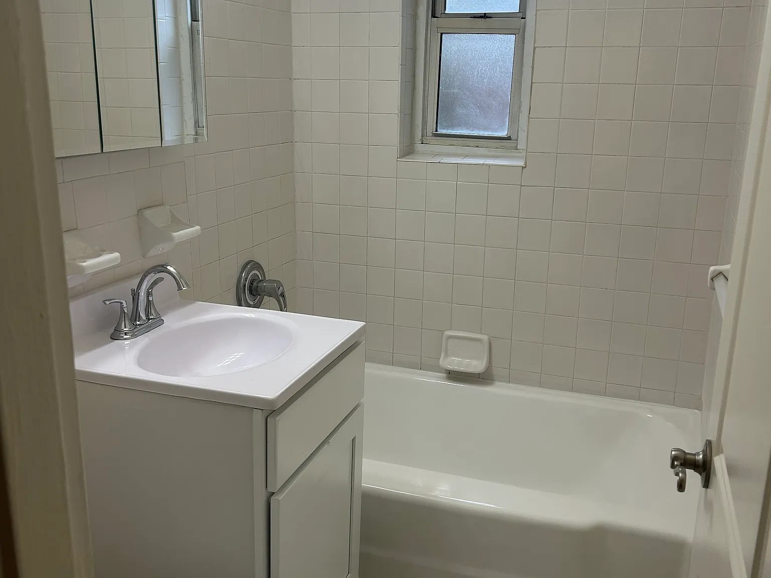 2 bed, 1.5 bath, 1100 sqft, $2,800 — Photo 2