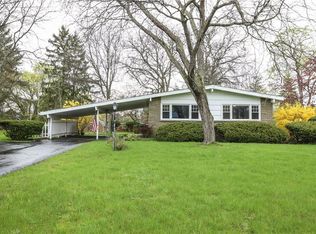 35 Williamsburg Rd, Pittsford, NY 14534