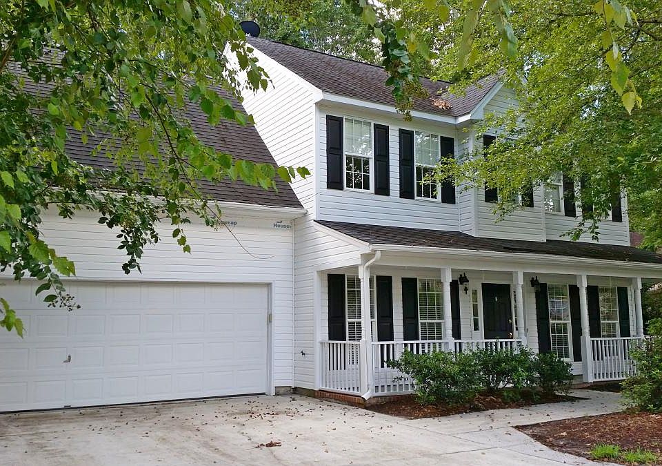 Front, covered porch, 2 car garage