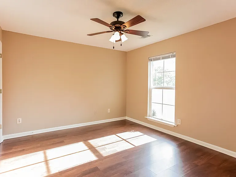4064 Sidlehill Dr — Photo 11