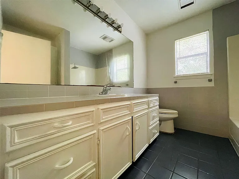 7402 Geneva Dr #B — Photo 8
