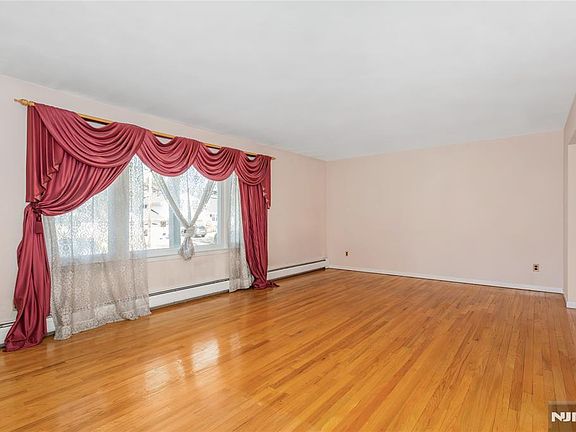 2nd image of 109 Windham Rd