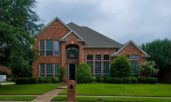 1st image of 2121 Loch Haven Dr