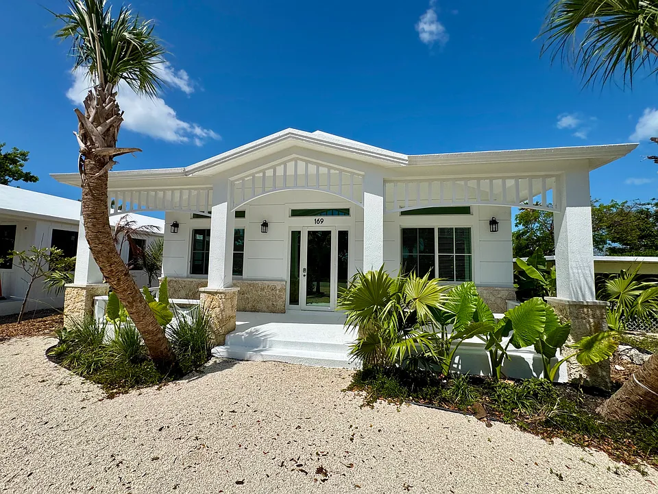 169 Hibiscus St