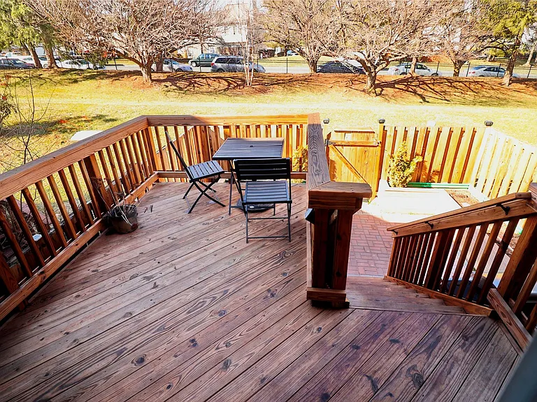 21763 Leatherleaf Cir — Photo 37