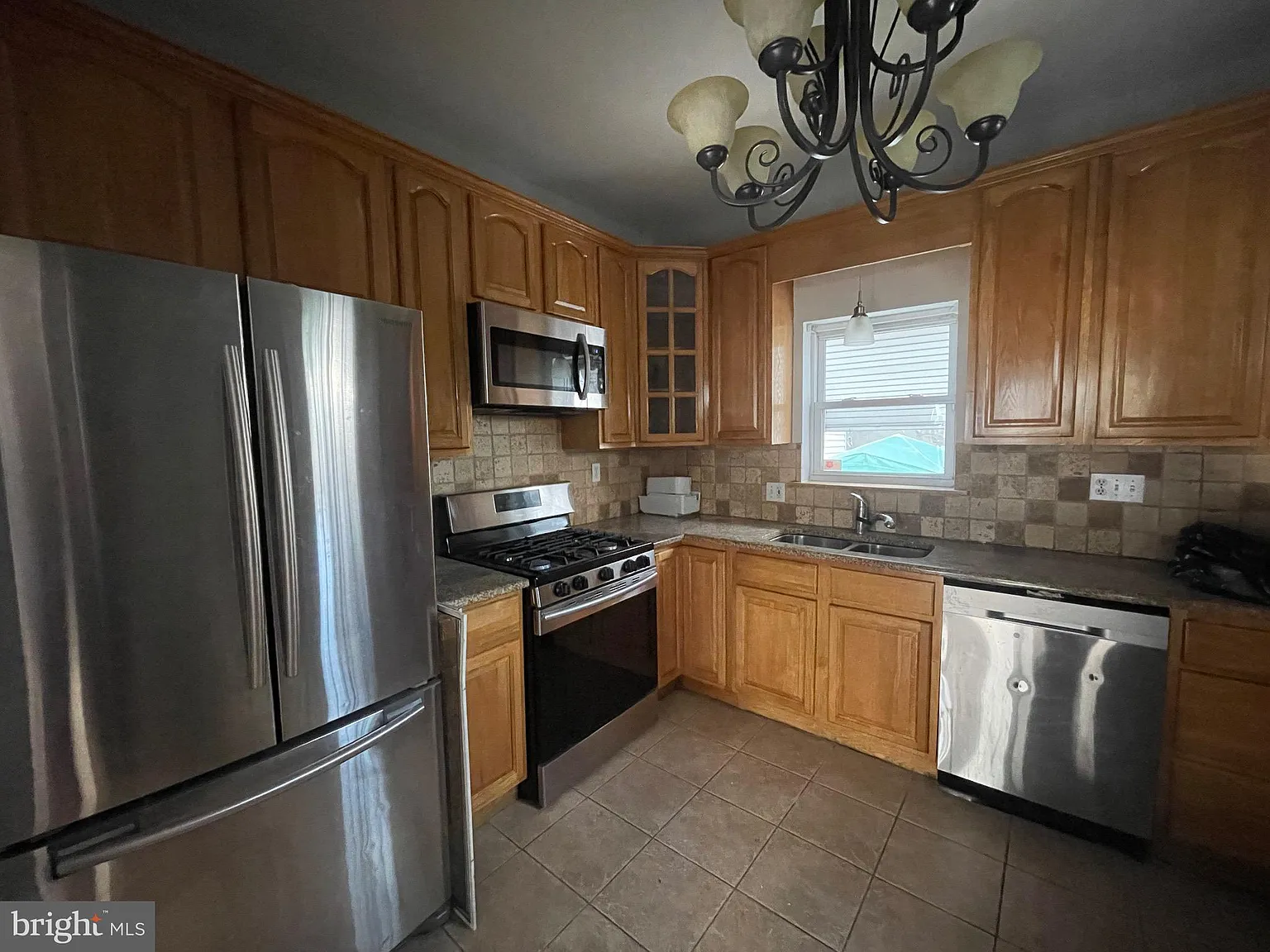 2 bed, 1.5 bath, 850 sqft, $2,000 — Photo 4