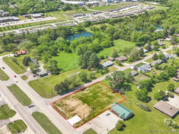 2622 Arlington St, Ada, OK 74820