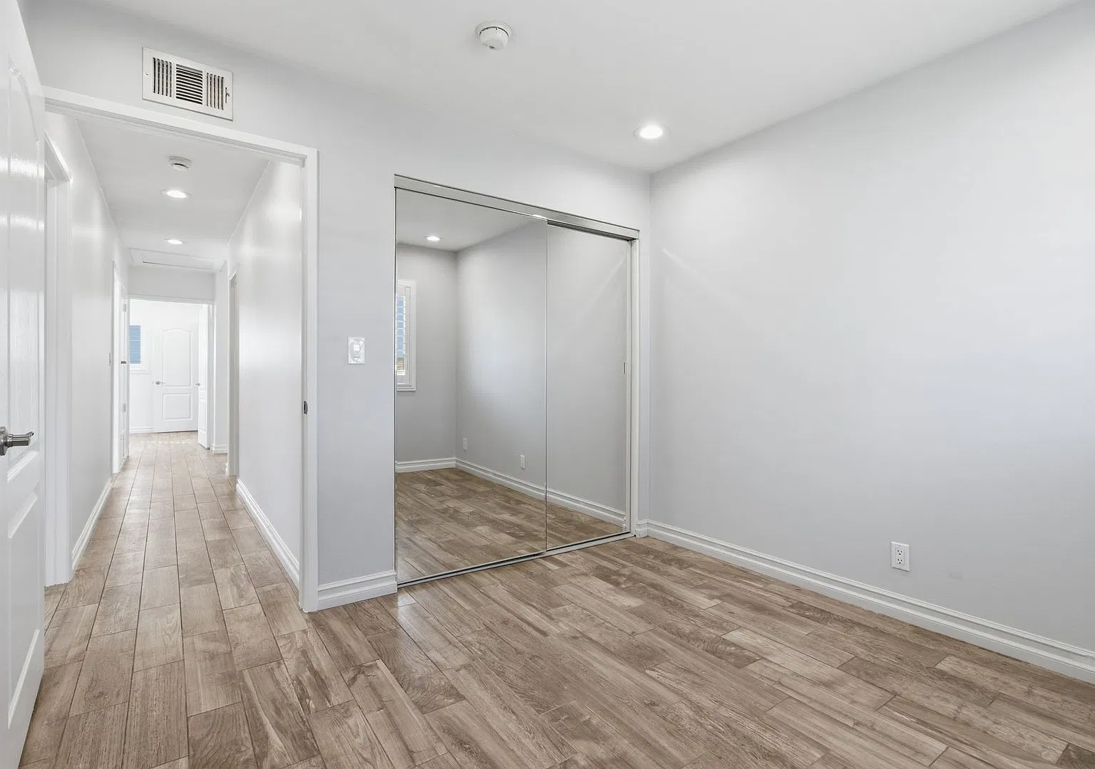 Beautiful Fountain Valley home - Won't last long! — Photo 4