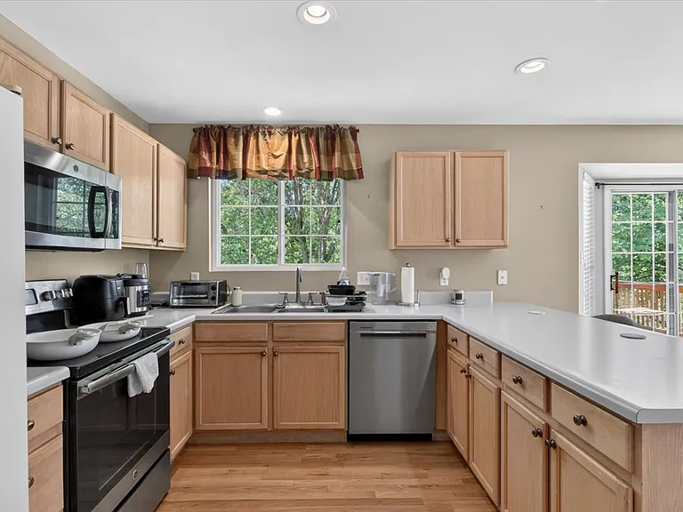 630 Cascade Lake Dr — Photo 4