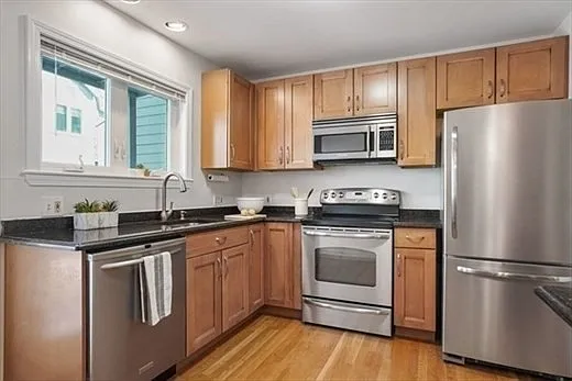 27 Lopez St #27 — Photo 7