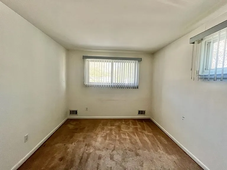912 Hoyt St — Photo 16