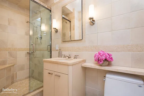 Sold by Sotheby's International Realty | media 18