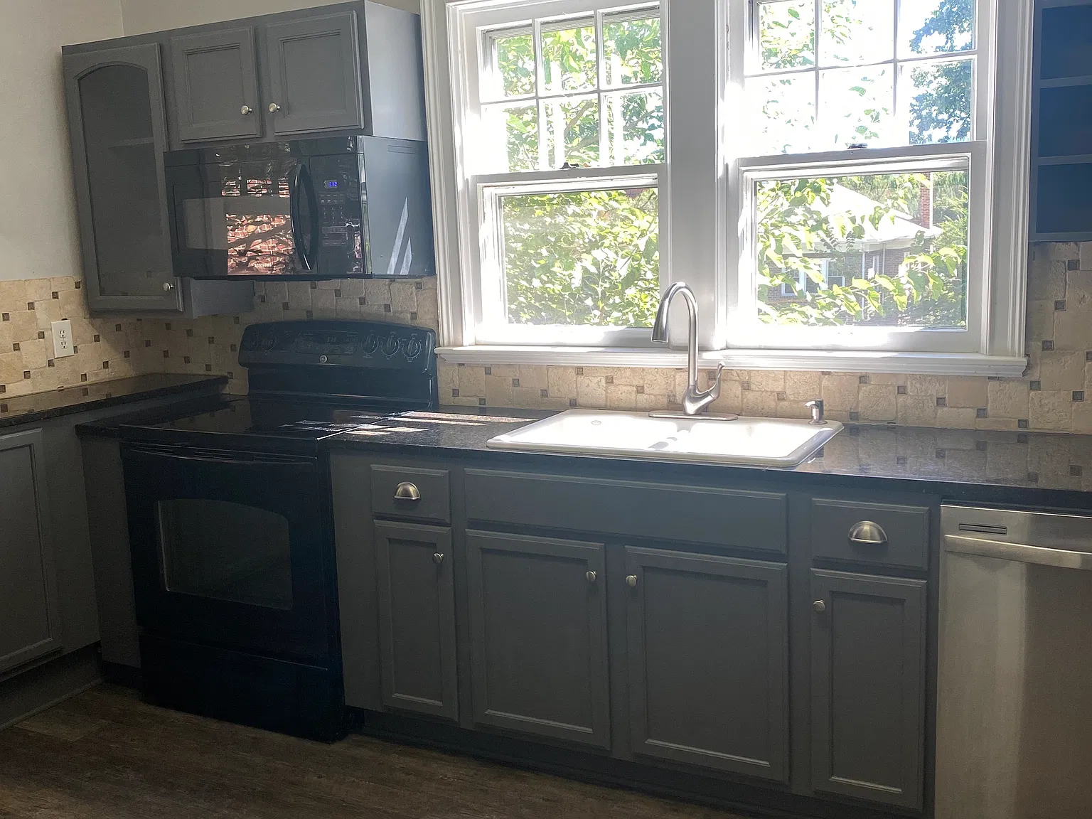 1 bed, 900 sqft, $1,450 — Photo 3