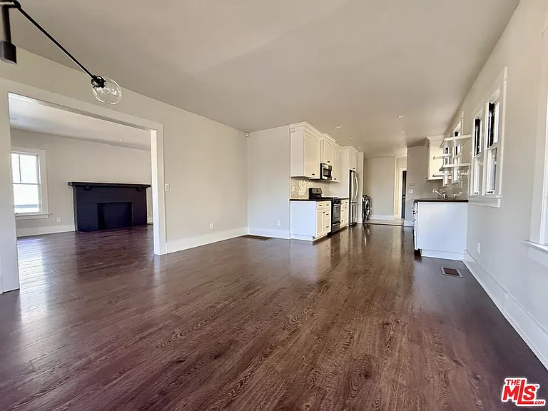 854 Serrano Pl — Photo 4