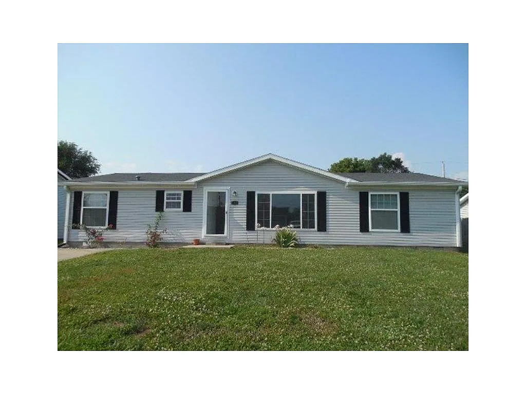 200 Tulip Dr photo 1