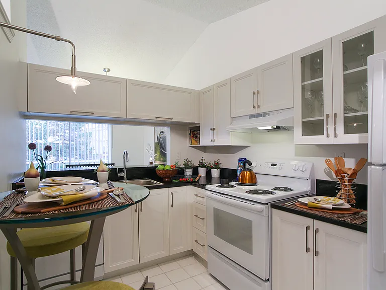 Citation Club Apartments — Photo 12
