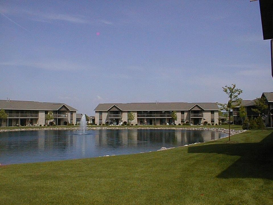 2nd image of 1460 Silverstone Trl APT 4