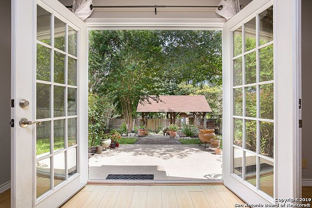 1st image of 10522 Stonefield Pl