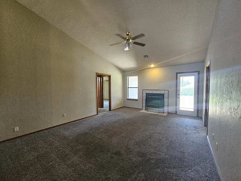 4907 SE Randolph Rd — Photo 3