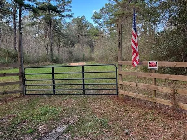 16393 Wardline Rd, Covington, LA 70435