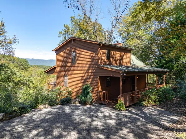 201 Primrose Ln, Hayesville, NC 28904