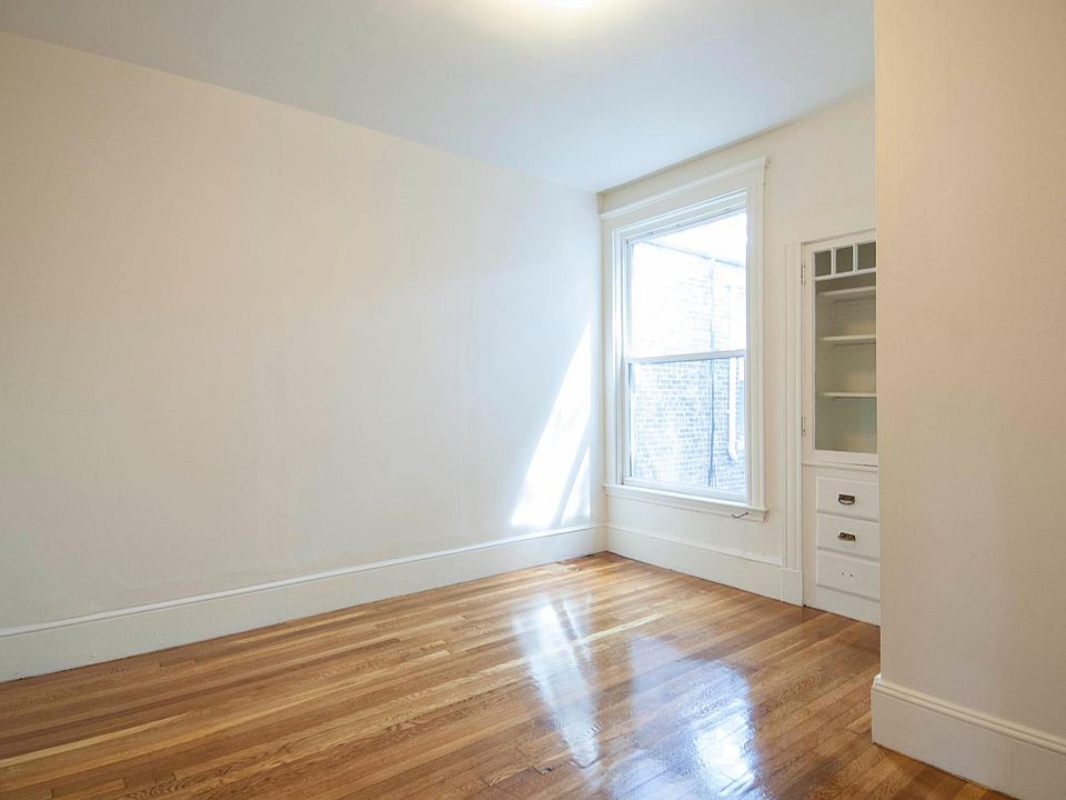 2nd image of 126 Glenville Ave APT 2R