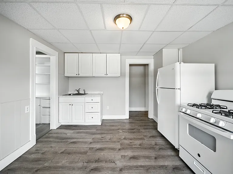 12-14 Kendall St #2 — Photo 6