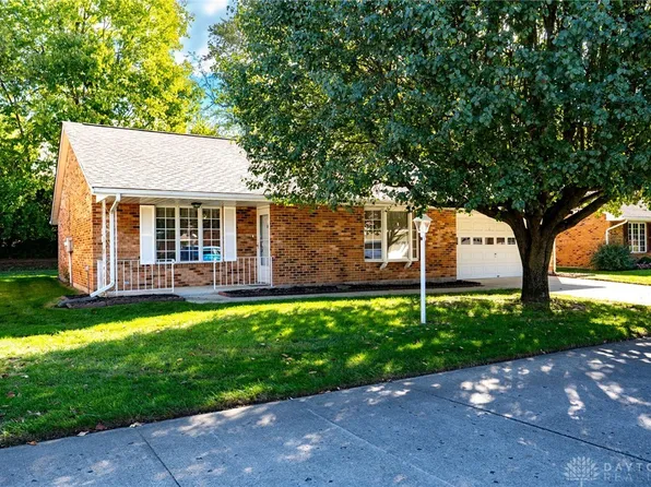 6724 Willow Creek Dr, Dayton, OH 45424