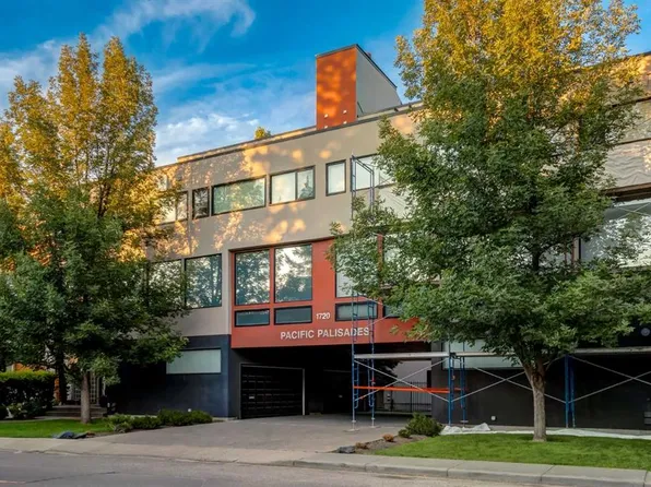 1720 W 12th St SW #107, Calgary, AB T2T 3M9