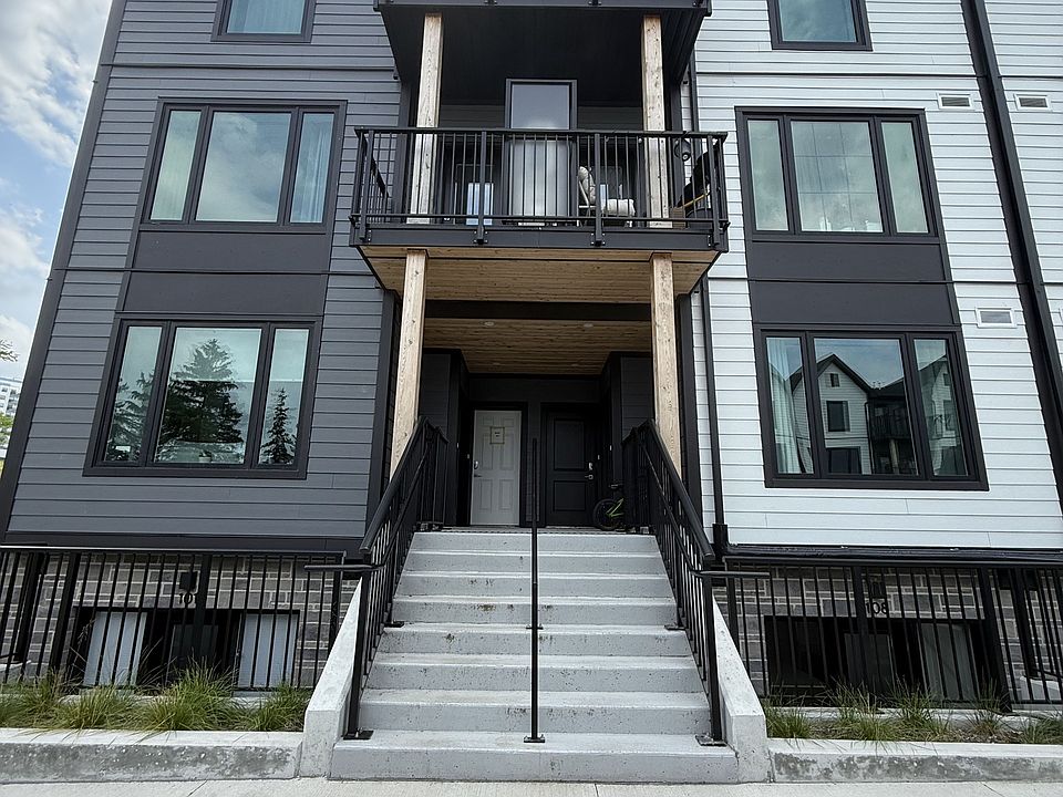 1st image of 708 Woolwich St #105