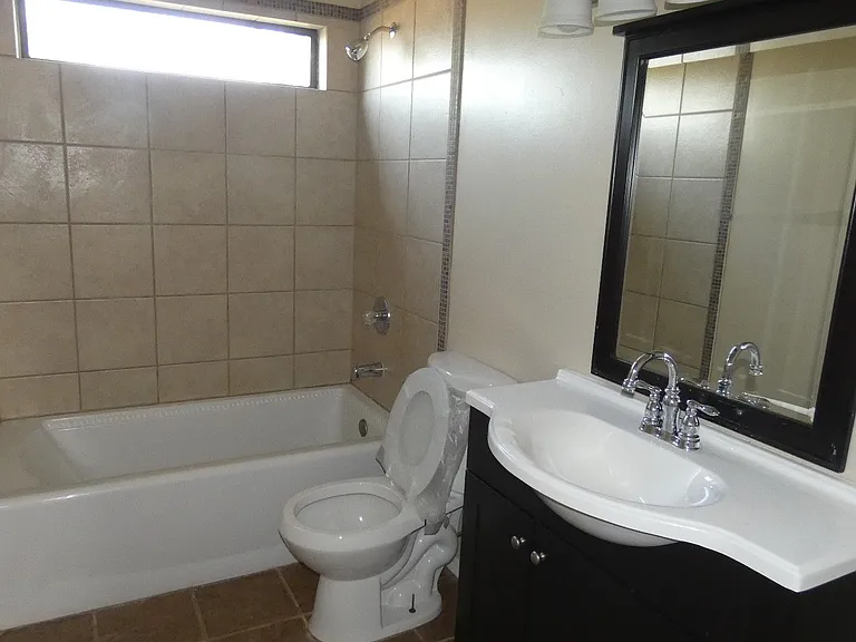 2512 SW 39th St — Photo 10