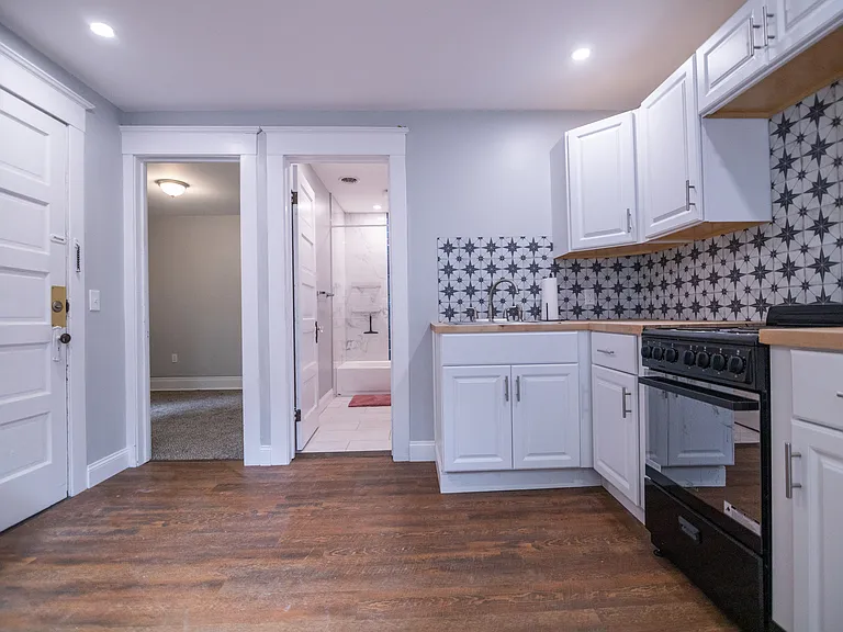 100 Zittel St #3 — Photo 1
