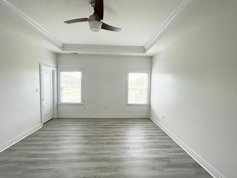 150 Travis Blvd — Photo 19
