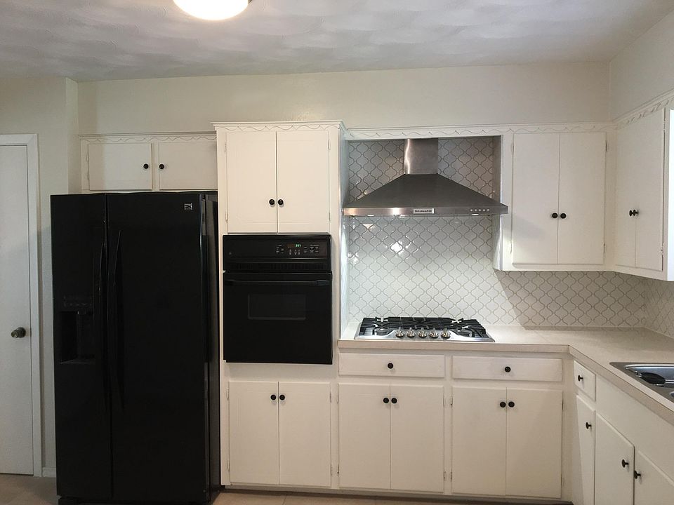 1st image of 630 Winchester Dr