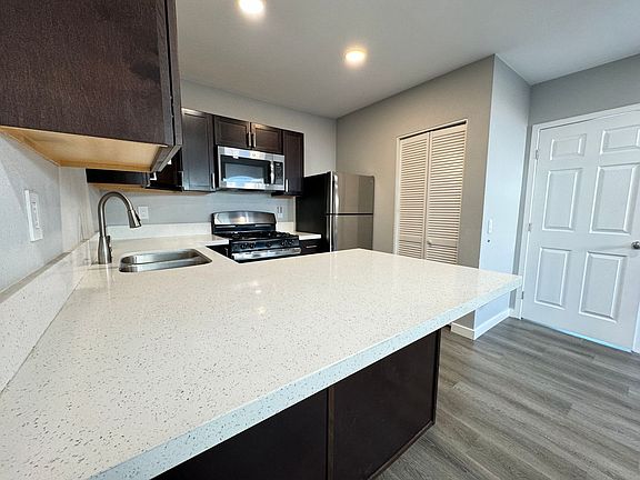 5th image of 74140 Goleta Ave #2