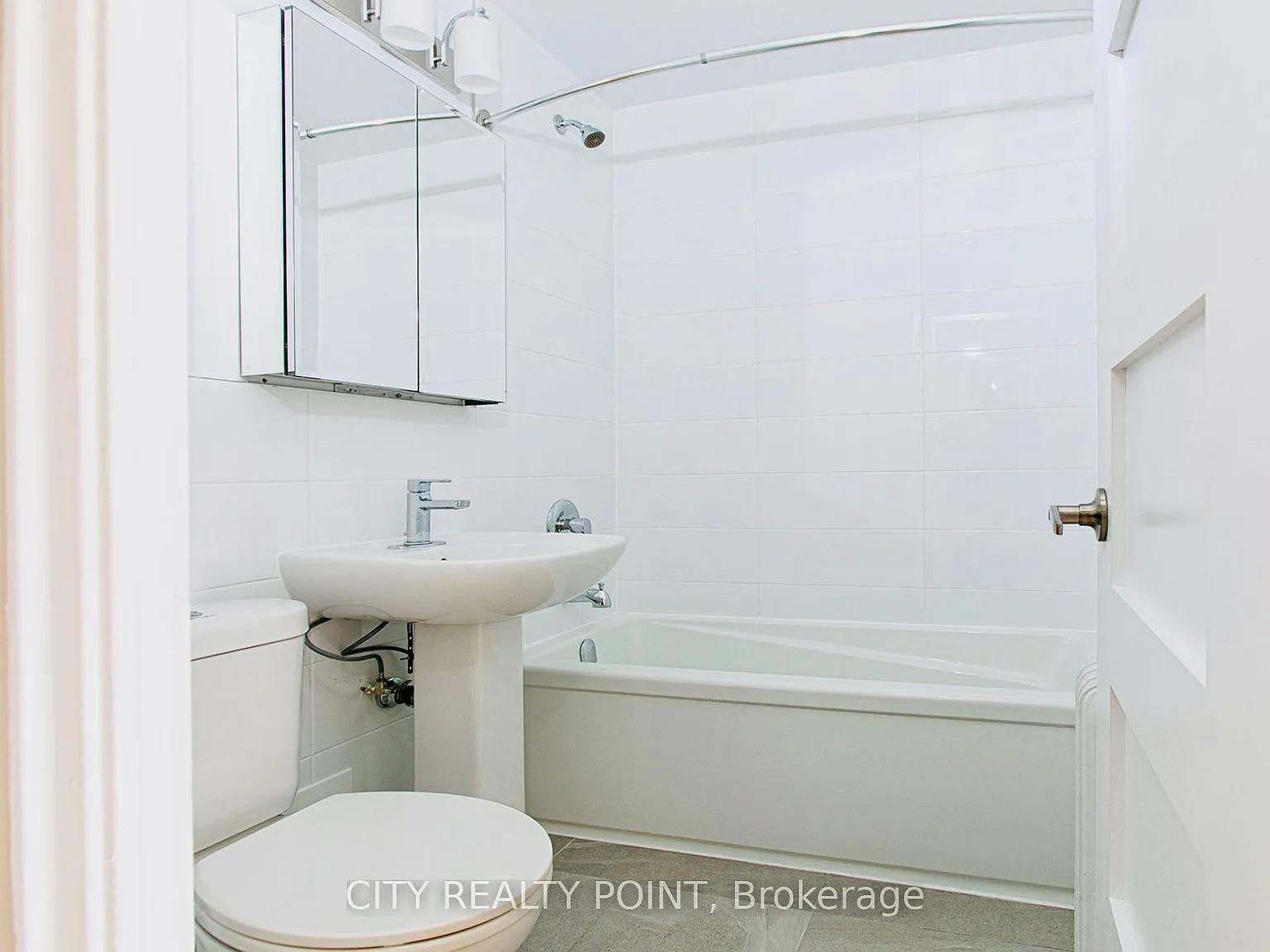 2 bed, $2,595 — Photo 4