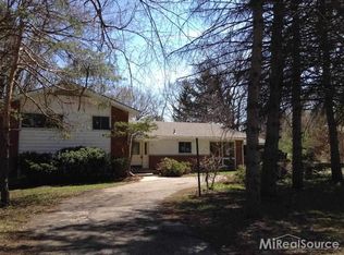 3350 Adams Rd, Troy, MI 48084