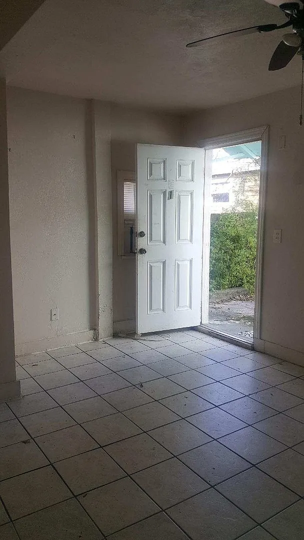 1 Bedroom 1 bath — Photo 2